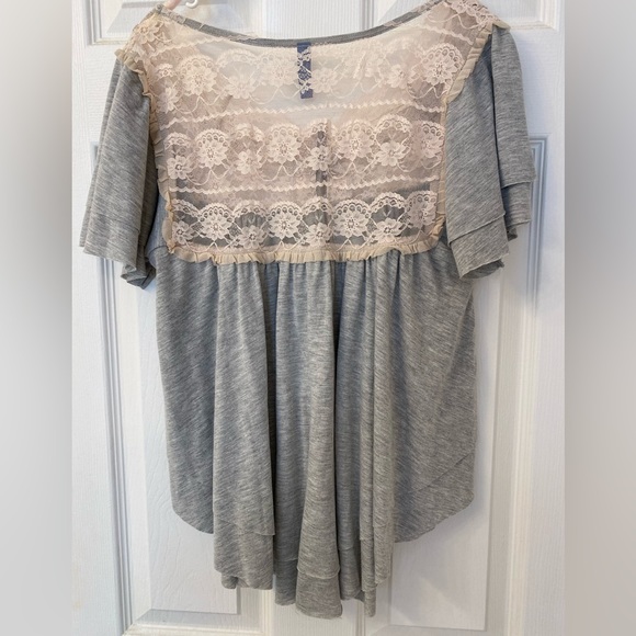 🌸 FREE PEOPLE TOP 🌺 - Picture 3 of 4